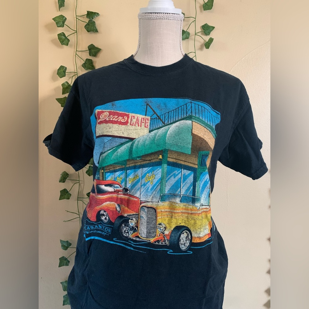 Graphic tee